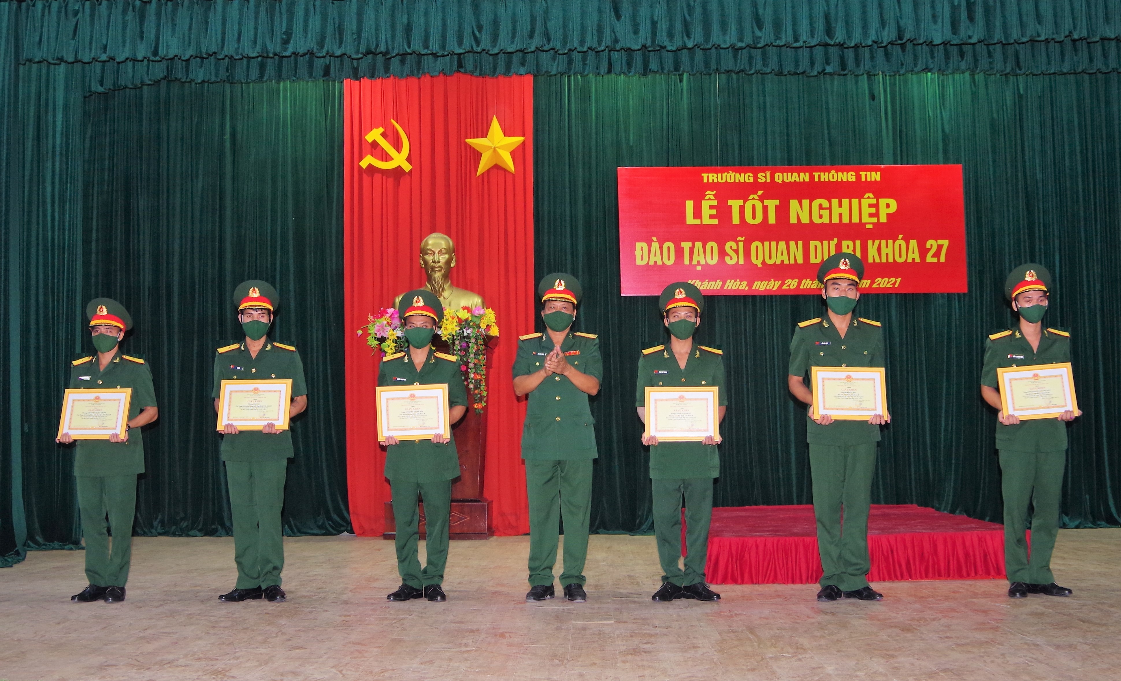 Trường Sĩ quan Thông tin tổ chức lễ tốt nghiệp đào tạo sĩ quan dự bị khóa 27